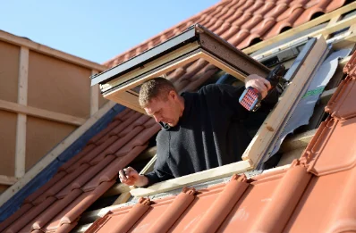 Pose de fenêtres de toit Velux à Escoville